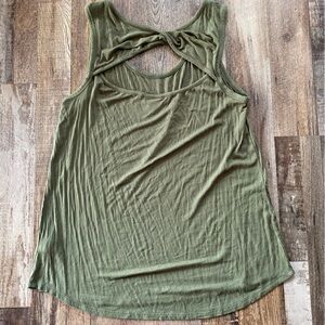 NWOT a.n.a. Twist Back Ribbed Tank Top